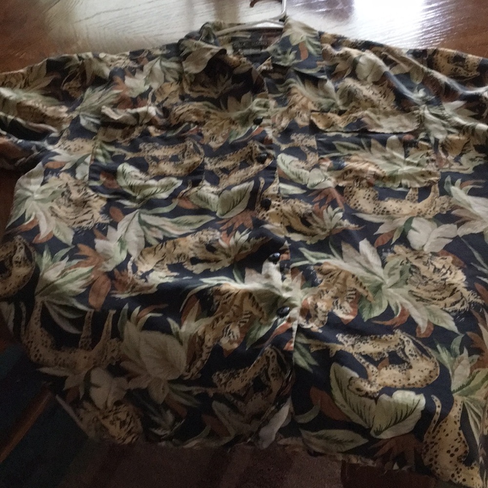 Men’s Silk Short Sleeve Button Down